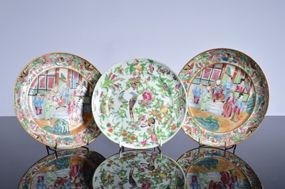 Lot 80 - A late 19th century pair of Chinese Canton style porcelain plates