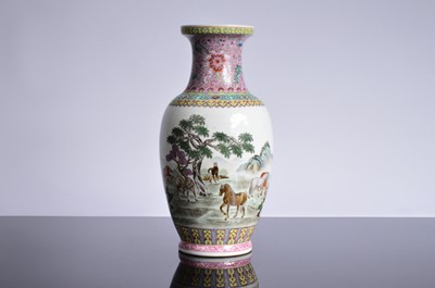 Lot 81 - A Republic Period Chinese porcelain vase