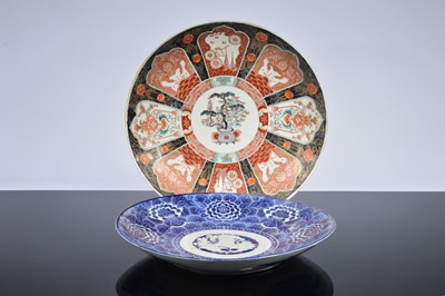 Lot 91 - A large 20th century Japanese porcelain Imari style charger and another Arita style example