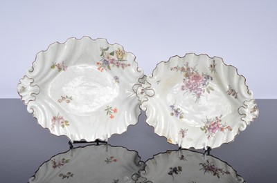 Lot 173 - Two 18th century English porcelain dishes