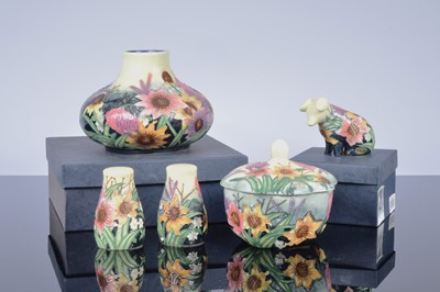 Lot 177 - Four modern items of Old Tupton Ware pottery