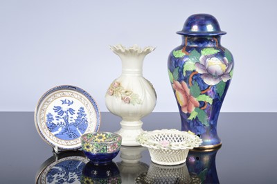 Lot 179 - Five 20th century British & Irish items of ceramics