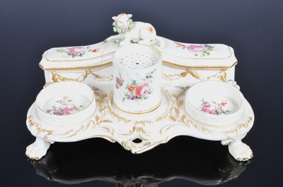 Lot 209 - A late 18th or early 19th century Derby porcelain ink stand