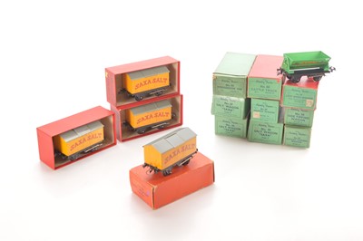 Lot 22 - Hornby 0 Gauge post war No.50 wagons (13)