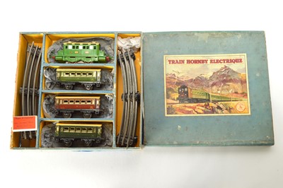 Lot 34 - French Hornby 0 Gauge No.1E Voyageurs Passenger Train set