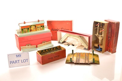 Lot 61 - Hornby 0 Gauge group of pre-war Accessories (6).