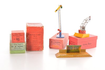 Lot 69 - Hornby 0 Gauge group of Railway accessories (6)