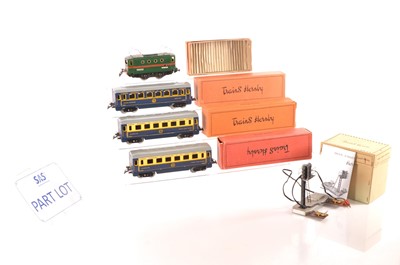 Lot 79 - French Hornby 0 Gauge Locomotive, rolling stock and accessories (11)