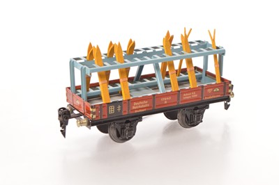 Lot 114 - Marklin 0 Gauge Marklin O Gauge Ref: DR 17640 Lowsided Wagon Ski Carrier