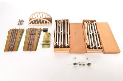 Lot 127 - Marklin 0 Gauge railway accessories (9)