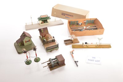 Lot 130 - Marklin 0 Gauge and other commercial manufactures group of Railway accessories (10)