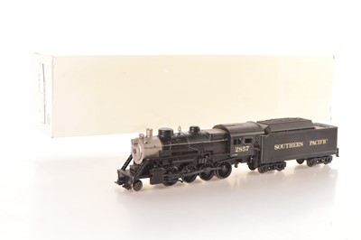 Lot 220 - Rail king MTH Modern issue 0 Gauge 2-8-0 Loco & Tender Southern Pacific black