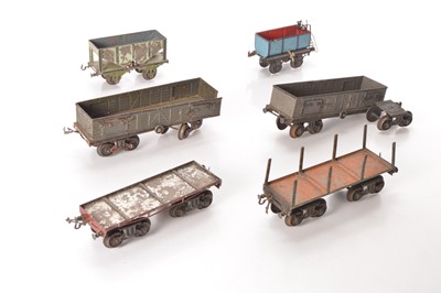 Lot 266 - Bing Gauge 1 Continental outline Goods wagons (5)
