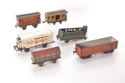 Lot 274 - Marklin Gauge 1 mixed group of American and Continental outline rolling stock (6)