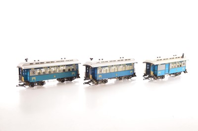 Lot 411 - Bachmann "The Royal Blue" American Coaches (3)