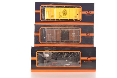 Lot 413 - Train (Newqida) Class BR 99 Remote Steam Locomotive with 2 wagons (3)