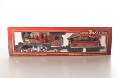 Lot 418 - Bachmann Big Hauler UP Steam Locomotive & Tender (2)