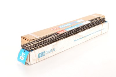 Lot 461 - Peco 45mm Track, 36" lengths and Joiners (25)