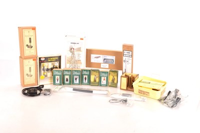 Lot 464 - Various G Gauge Lights, Figures, Signals, Coach Lighting, Outhouse and Tenmile GWR Brake Wagon (25)