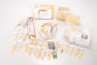 Lot 469 - Modeltown Figures and buildings etc (38)