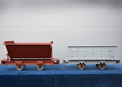 Lot 571 - 5" Gauge pair of narrow Gauge Goods wagons (2)