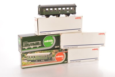 Lot 586 - Marklin Gauge 1 Continental outline DB Passenger coaches (5)