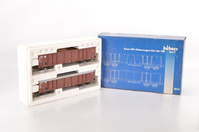 Lot 590 - Hubner Gauge 1 Continental outline Ref: 2014 2-pack DB brown Guterwagon-set