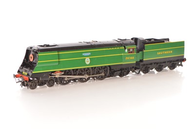 Lot 600 - Aster Hobbies Gauge 1 1/32nd scale 4-6-2 Loco and Tender Southern Streamlined green Battle of Britain Class "Spitfire"