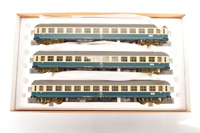 Lot 612 - Marklin Gauge 1 Ref: 58031 Continental outline 3-car Express Passenger DB blue and cream coach set