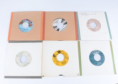 Lot 100 - Soul / Motown 7" Singles