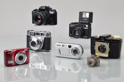 Lot 395 - A Mixed Group of Cameras