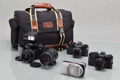Lot 562 - A Minolta Dynax 7xi SLR and Other Cameras