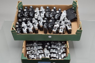 Lot 563 - A Tray of Easter Bloc SLR Cameras