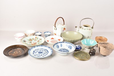 Lot 76 - A collection of Chinese Ceramics