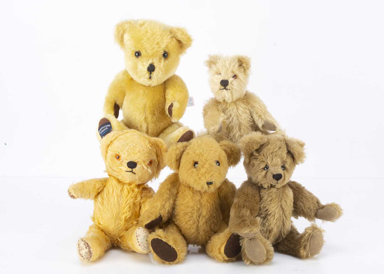 Lot 37 - Five manufactured Teddy Bears