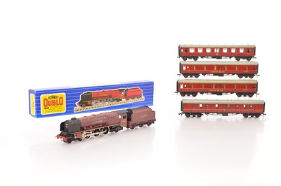 Lot 238 - Hornby-Dublo 00 Gauge converted to 2-Rail boxed 3226 BR maroon Duchess Class 46247 'City of Liverpool' Locomotive and Tender and four unboxed BR maroon Super Detail Coaches (5)