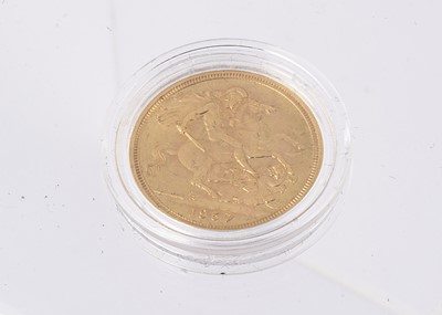 Lot 2 - An Elizabeth II full gold sovereign