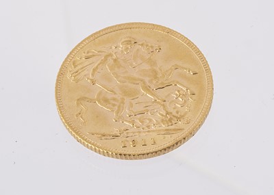 Lot 7 - A George V full gold sovereign