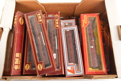 Lot 209 - Hornby Lima Airfix Bachmann Passenger coaches and vans all in BR maroon liveries (25)