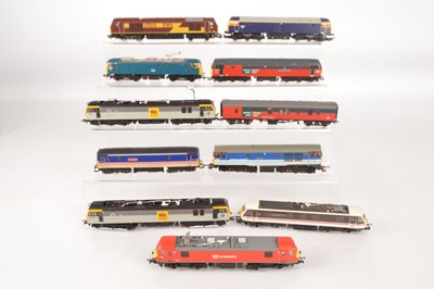 Lot 276 - Hornby Bachmann Lima 00 gauge Diesel and Electric Locomotives with a coach  (11)