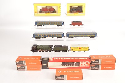 Lot 340 - Fleischmann Playcraft H0 scale Locomotives Coaches and wagons (13)