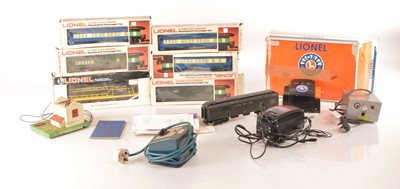 Lot 521 - Lionel and other commercial manufacturers 0 Gauge Locomotive, Passenger cars and accessories (Qty)