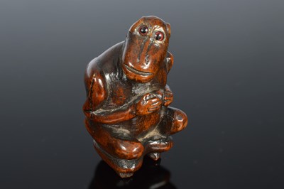 Lot 370 - 19th century carved wooden novelty snuff box