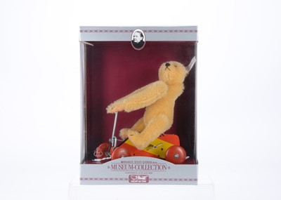 Lot 2 - A Steiff limited edition Museum Collection 1926 "UR" replica Grand teddy bear