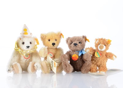 Lot 48 - Three small Steiff yellow tag teddy bears