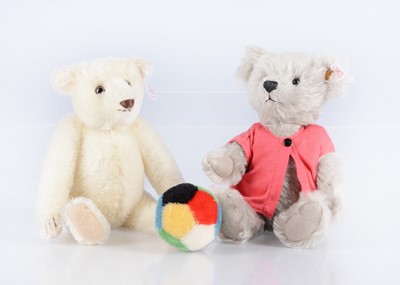 Lot 351 - Two Steiff limited edition teddy bears