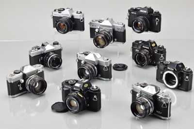 Lot 130 - A Tray of SLR Cameras