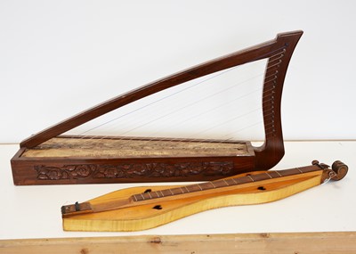 Lot 730 - Dulcimer / Harp