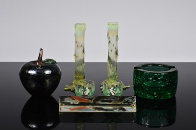 Lot 24 - A collection of seven pieces glassware