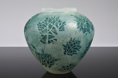 Lot 55 - An Art Deco style Lalique glass Esterel vase